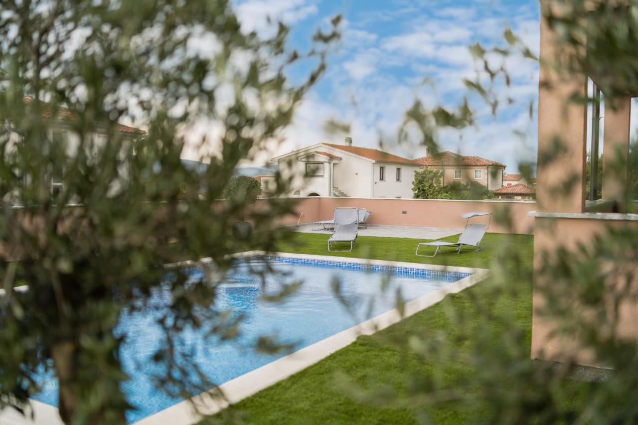 Apartmani Villa Ruby Linardići Eksteriør billede