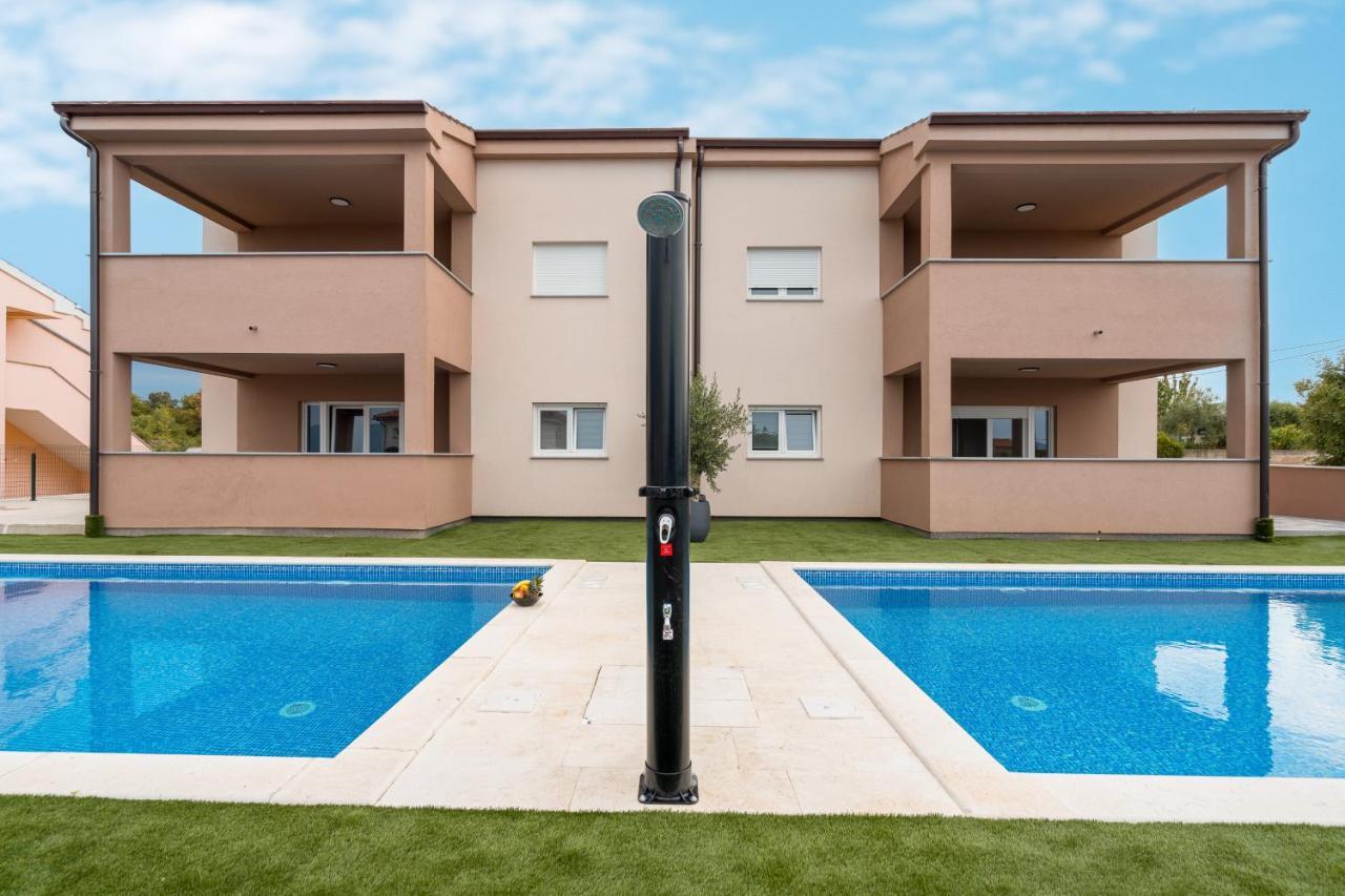 Apartmani Villa Ruby Linardići Eksteriør billede