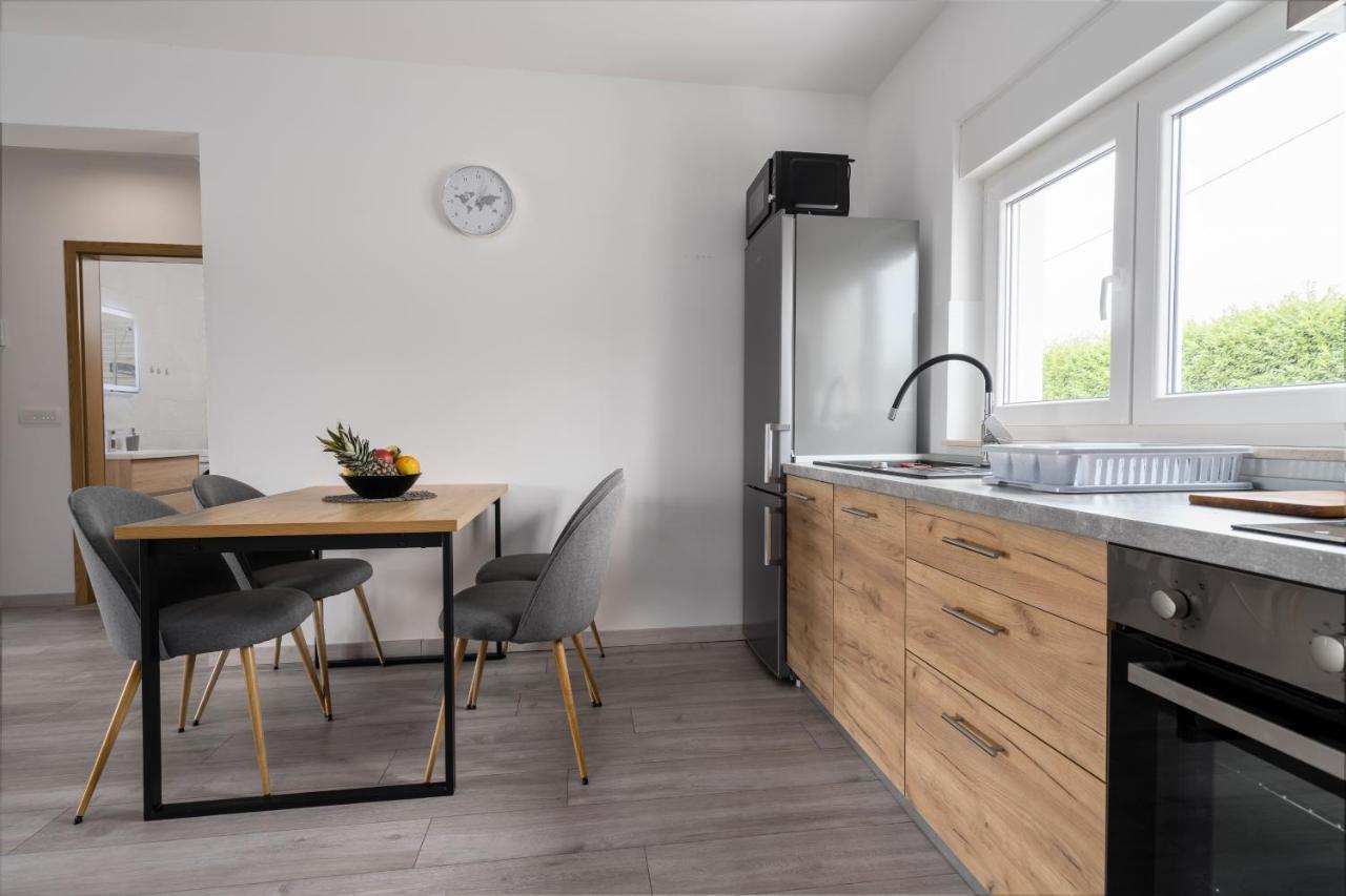Apartmani Villa Ruby Linardići Eksteriør billede